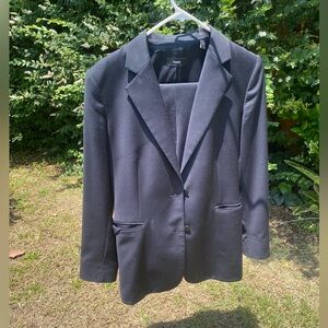 Theory women’s wool suit size 2-4 navy